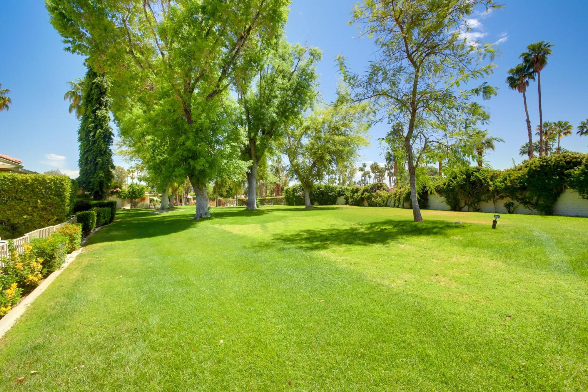 Sunny Palm Springs Haven Fenced Patio, 6 Pools! Apartment Exterior foto