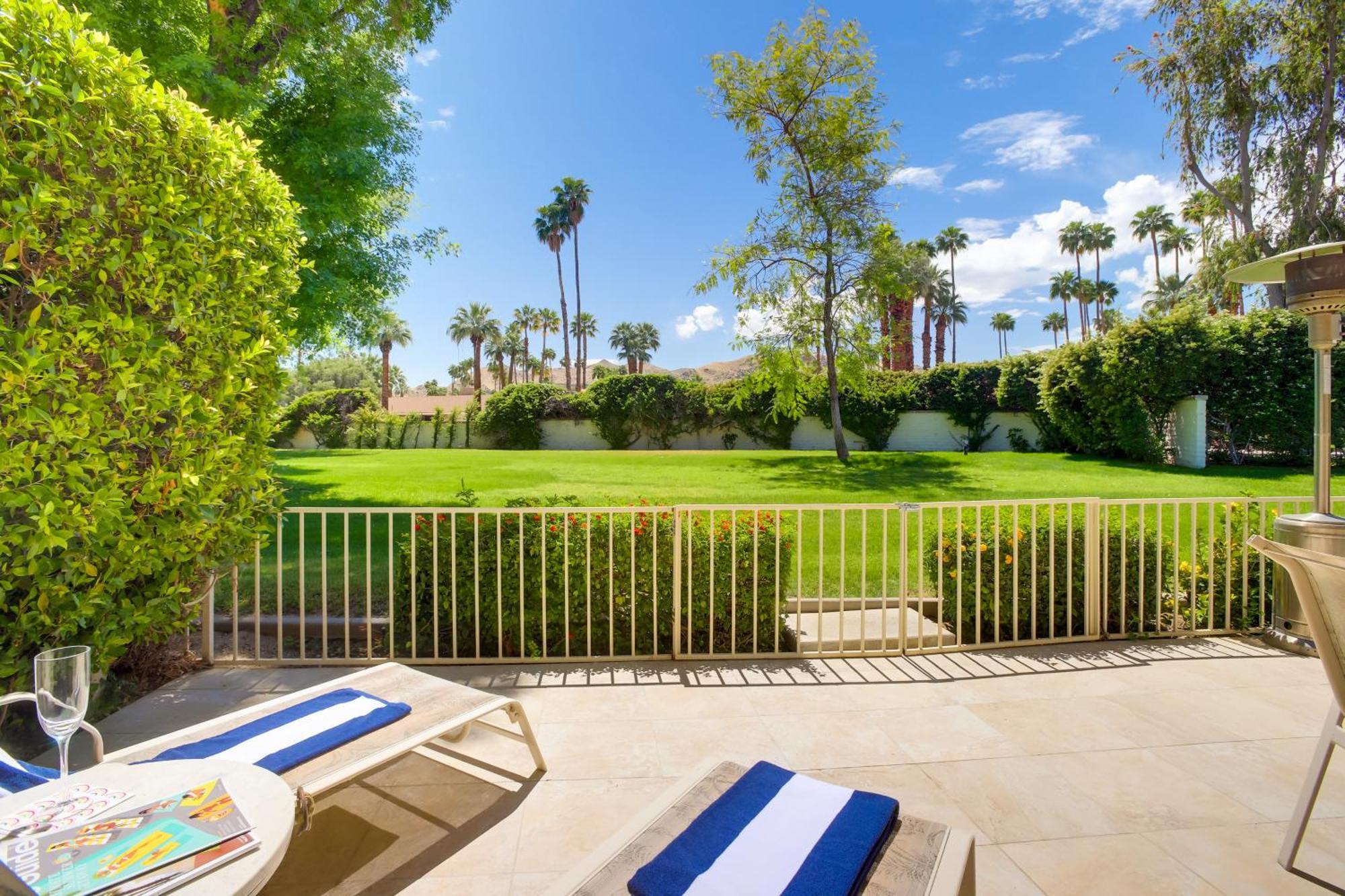 Sunny Palm Springs Haven Fenced Patio, 6 Pools! Apartment Exterior foto